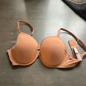 Lightly lined Victorias secret bra